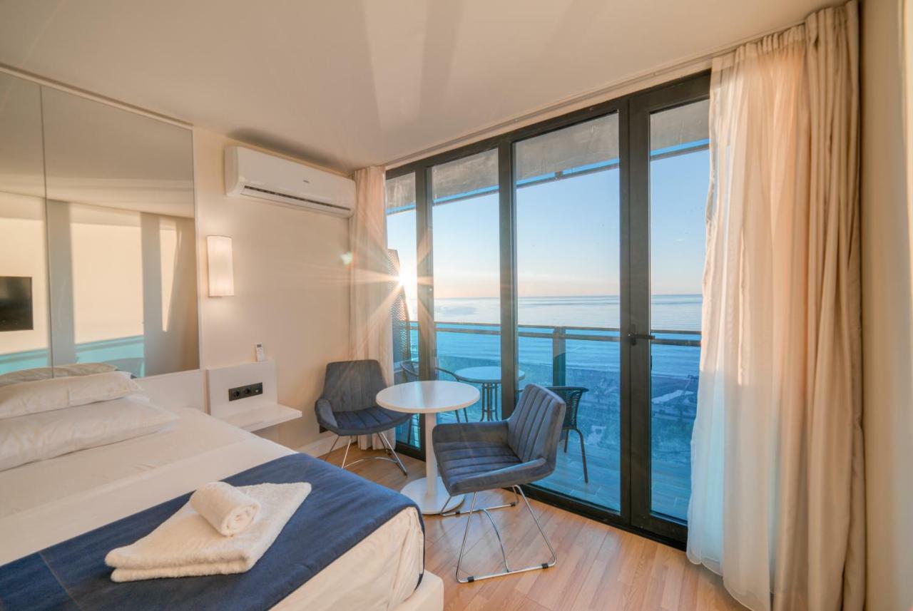 Grand City Apart-Hotel Batumi Exterior photo