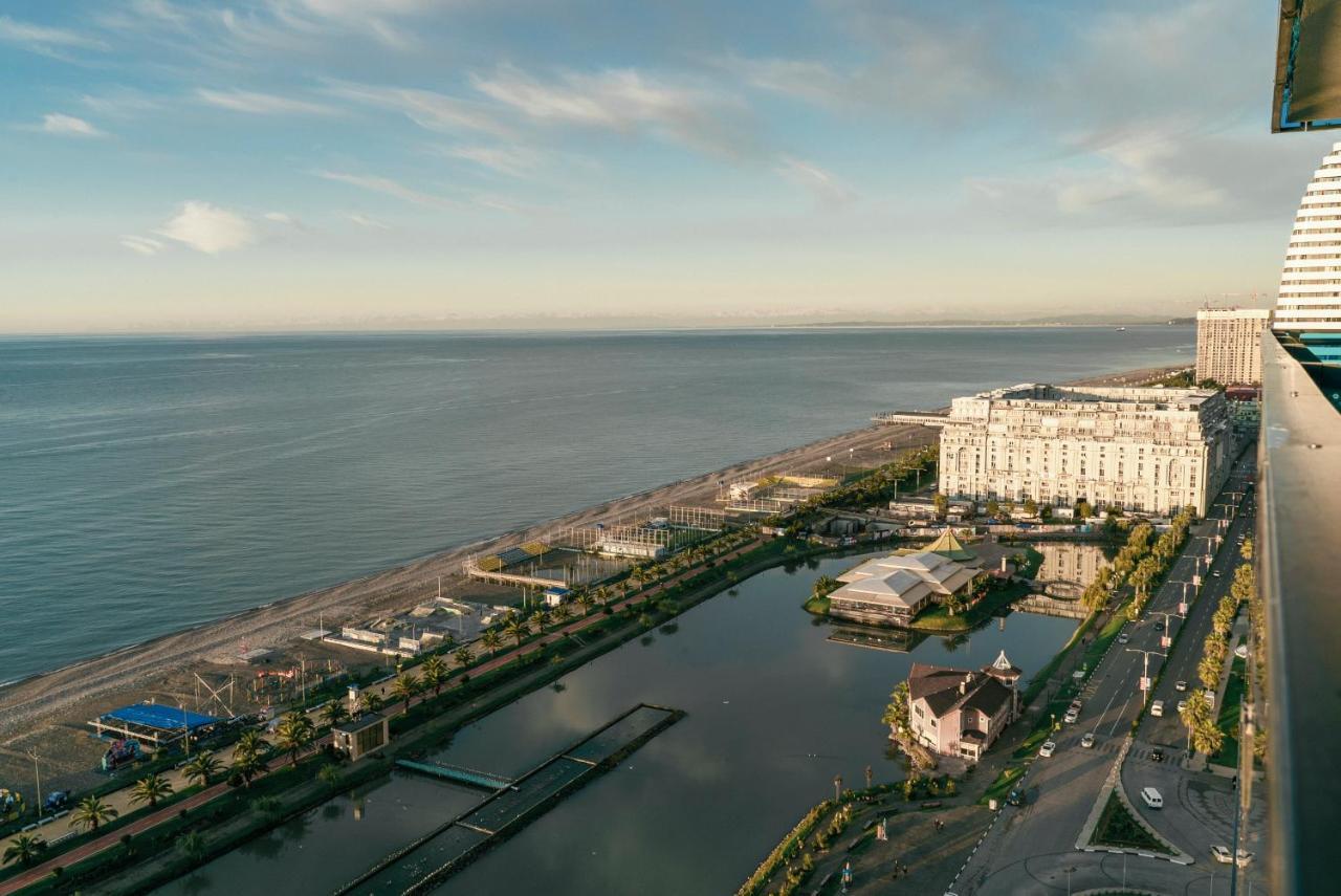 Grand City Apart-Hotel Batumi Exterior photo